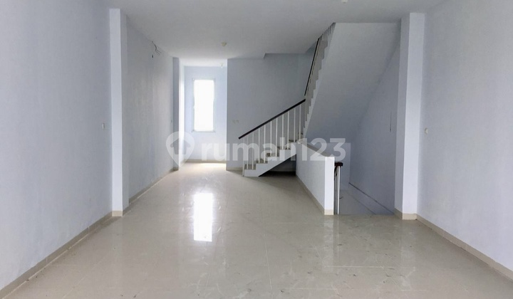 Ready-to-Use 3-Story Ruko on Sunset Road, Most Sought-After Business Location. 2