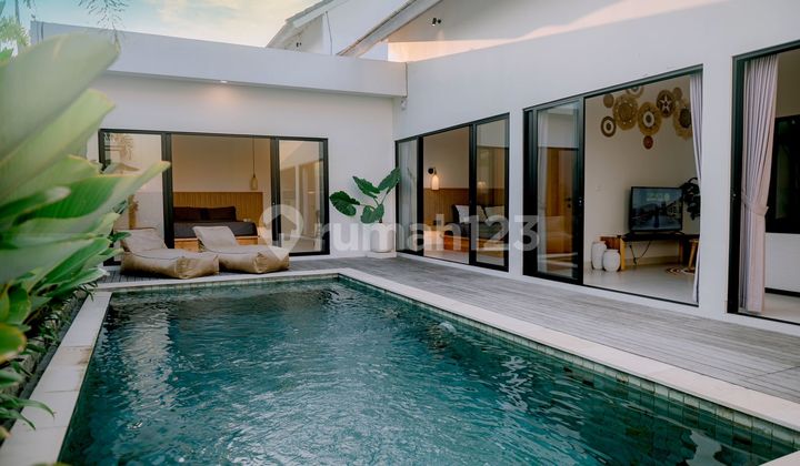 Ready-to-Occupy Villa in Ungasan - 9 Minutes to Melasti Beach, Fully Furnished, Complete Legality