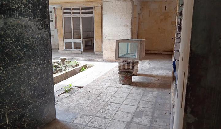 Rumah Komersil Hitung Tanah Strategis di Jalan Sulawesi Surabaya Pusat Rumah Komersil Hitung Tanah Strategis di Jalan Sulawesi Surabaya Pusat