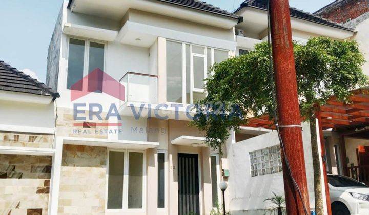 Rumah Cantik 2 Lantai Lokasi Singosari Kota Malang 1
