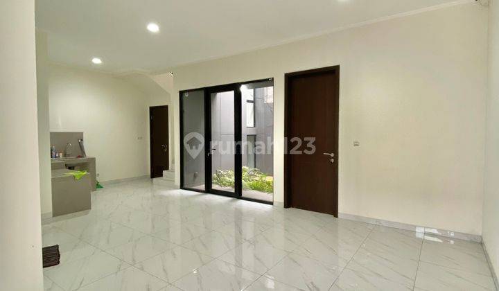Disewakan Rumah Baru Cluster Flavio Suvarna Sutera Tangerang 2