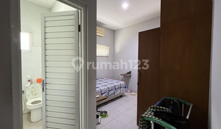 2.5 Story Boarding House In Kebayoran Baru 2