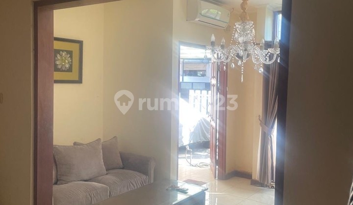 Rumah 2 Lantai di Pondok Indah