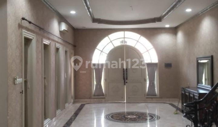 Rumah di Kebayoran Baru, Dekat Plaza Senayan dan Senayan City Rumah di Kebayoran Baru, Dekat Plaza Senayan dan Senayan City