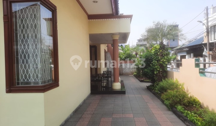 Rumah 2 Lantai di Cempaka Putih 2