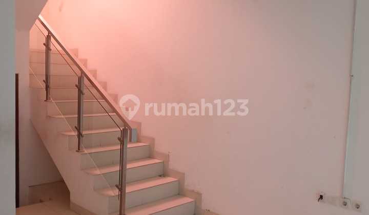 Rumah 2 Lantai di Pondok Indah Rumah 2 Lantai di Pondok Indah