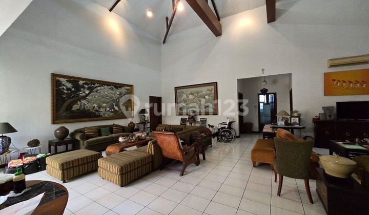 Rumah Tua di Veteran Bintaro (Hitung Tanah) 