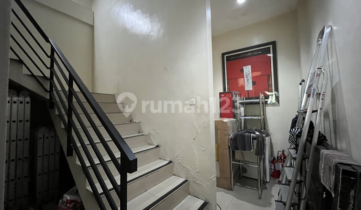 3.5-Storey Shop House in Gandaria 2