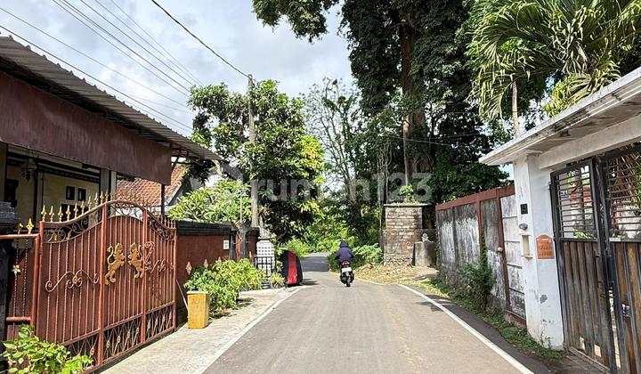 Land for Sale with Bonus Kos Strategic Location in Jimbaran 2