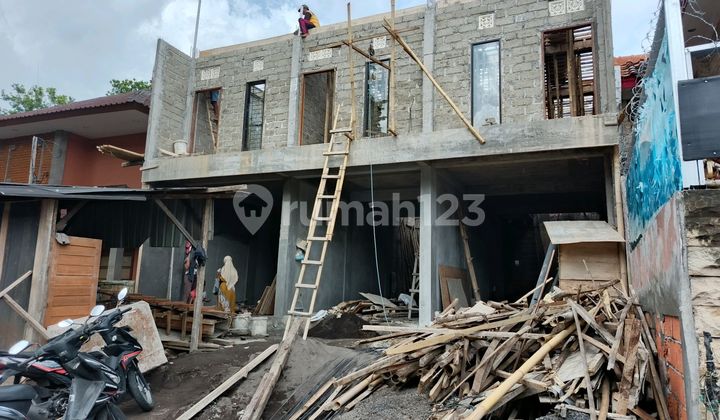 Segera Dibnagunl 3 Unit Ruko dengan Lokasi Ramai Lalu Libtas di Jalan Utama Taman Griya Jimbaran