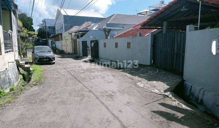 Rumah style klasik serasa villa di taman griya jimbaran 1