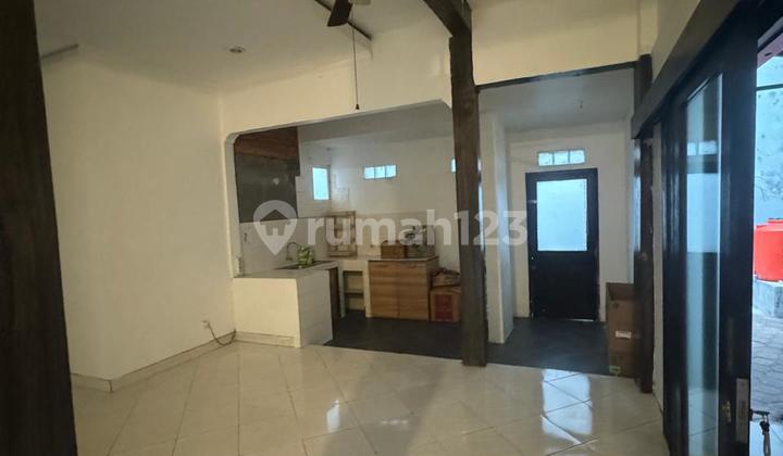 Rumah Modern Style 3 Kamar Tidur 2 Kamar Mandi Luas Tanah 210 di Lingkungan Taman Griya Jimbaran 2
