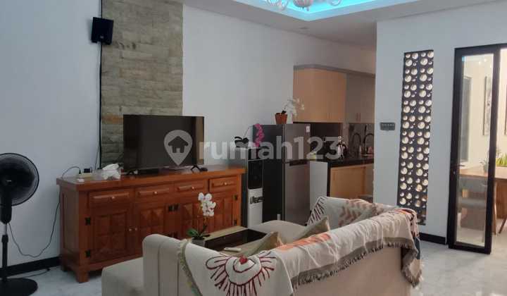 Minimalist House Fully Furnished For Rent Near Indomaret Goa Gong Jimbaran With 3 Bedrooms And 3 Bathrooms