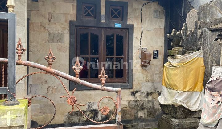 House with 2 Bedrooms 1 Bathroom, Land Area 60 in Taman Graha Permai - Taman Griya Jimbaran Neighborhood 2