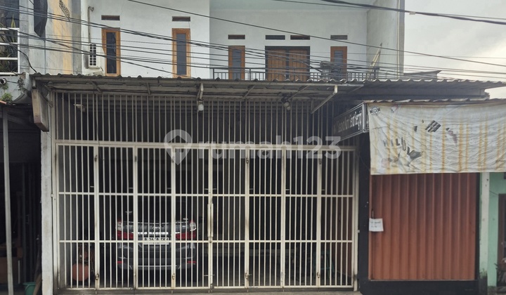 Strategic Roadside Business Property in Cilodong