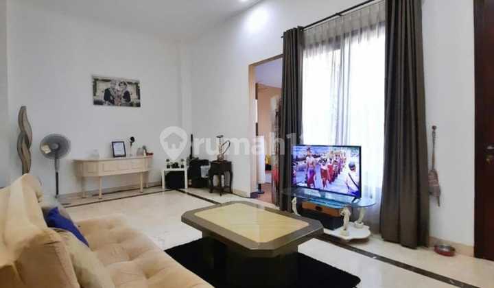 Hook Position!! Quick Sale Luxury Furnished House, Bintaro - South Jakarta! 2