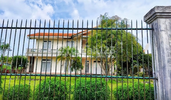 Villa Dan Tanah Luas Harga Hemat Di Sukabumi – Shm 2.993 M² 2