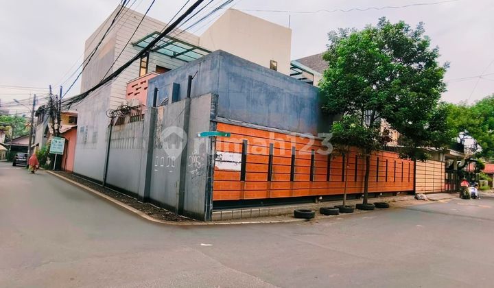 Hot Deal! Modern Design Luxury House with Liquid Price, 360 m² Area in DPR RI Complex, Kemanggisan, West Jakarta 2