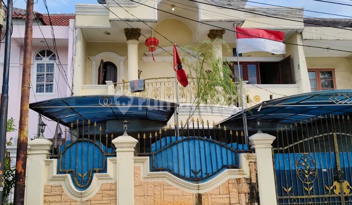 Attractive Price! 2-Story House in Taman Palem Lestari Housing Complex, Cengkareng, West Jakarta