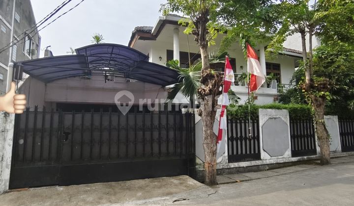 Rumah Murah 2 Lt Dekat Banyak Fasilitas Umum dan Terawat di Kebon Jeruk, Jakarta Barat Rumah Murah 2 Lt Dekat Banyak Fasilitas Umum dan Terawat di Kebon Jeruk, Jakarta Barat