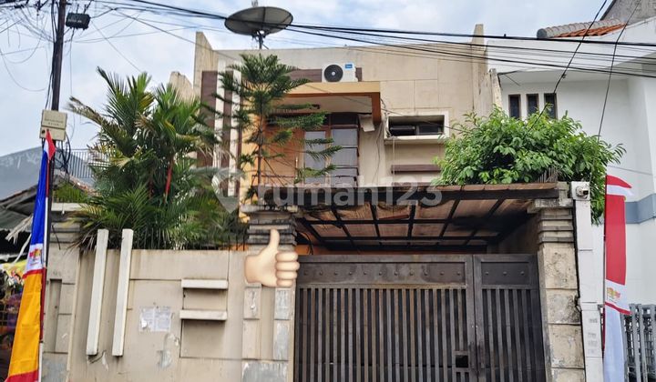 Termurah Rumah Cantik Minimalis Terawat 2 Lt di Kebon Jeruk, Jakarta Barat