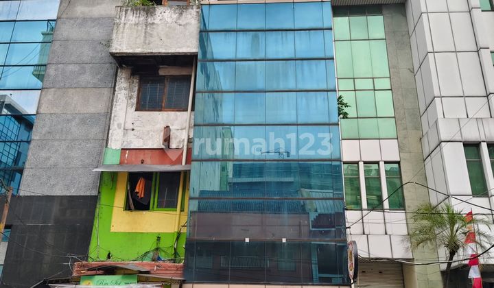 Ruko 4 Lt Berada di Pusat Perbelanjaan Fancy Blok M, Kebayoran Baru, Jakarta Selatan