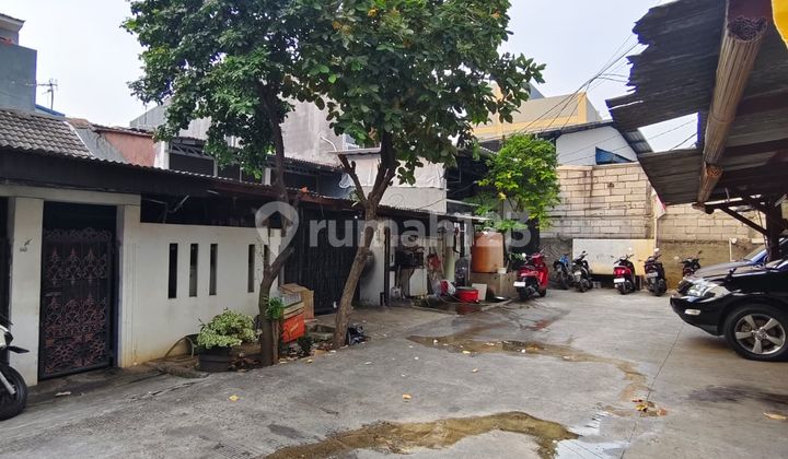 Residential House suitable for convection and Warehouse in TPI 1 Teluk Gong Housing Complex, North Jakarta. Residential House suitable for convection and Warehouse in TPI 1 Teluk Gong Housing Complex, North Jakarta.