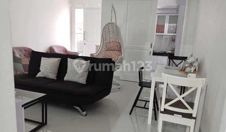 Dijual Rumah 3 Lantai Full Furnish Siap Huni Area Banjar Wijaya 2