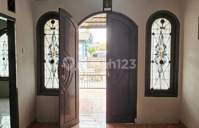 For Quick Sale: House Next to EMC Hospital on Jln Kh Hasyim Ashari. 2