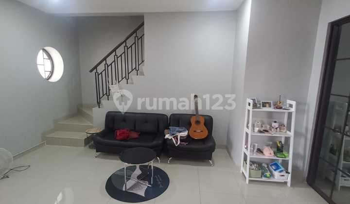 Dijual Rumah 2 Lantai Full Furnish East Asia Green Lake City