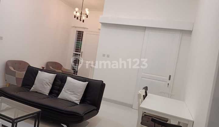 Dijual Rumah 3 Lantai Full Furnish Siap Huni Area Banjar Wijaya