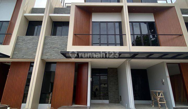 Rumah Baru Lokasi Strategis – 1 Menit ke Tol Meruya 1