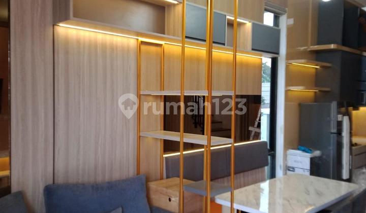 Rumah Baru Lokasi Strategis – 1 Menit ke Tol Meruya 2