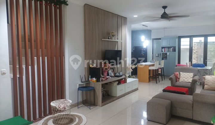 Rumah Cantik 2,5 Lantai Semi Furnish Nusaloka BSD 1