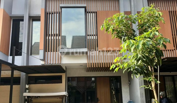 Rumah Cantik 2 lantai Full Furnish, Cukup Bawa Koper, Dekat ke BSD !!
