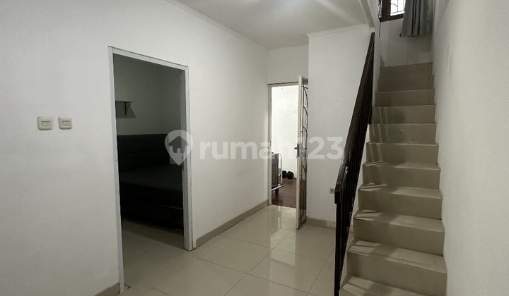 Beautiful 1.5-Story Ready-to-Occupy House in Buaran Asri, Pamulang, Certified Title (SHM). 2