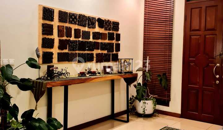 Rumah Cantik Alam Sutera Ada Kolam Renang Dan Kolam Koi Full Furnish. Shm 2