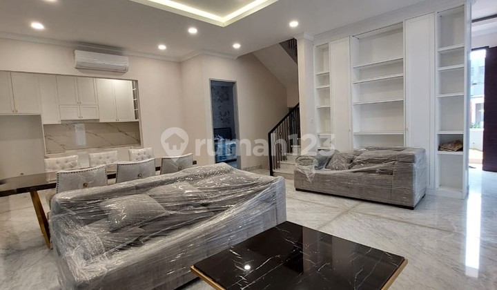 Rumah Cantik 2,5 Lantai Desain Interior Full Furnish BSD 1