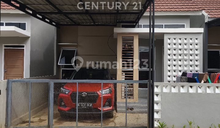 Ready-to-Occupy House in Stoneris Sukses Complex, Singkawang City