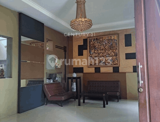 Rumah Mewah Halaman Luas Di Jalan MT Haryono Rumah Mewah Halaman Luas Di Jalan MT Haryono