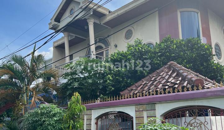 Rumah 2 Lantai Mewah di Jakarta Utara Fasilitas Lengkap Dekat Tol Rumah 2 Lantai Mewah di Jakarta Utara Fasilitas Lengkap Dekat Tol