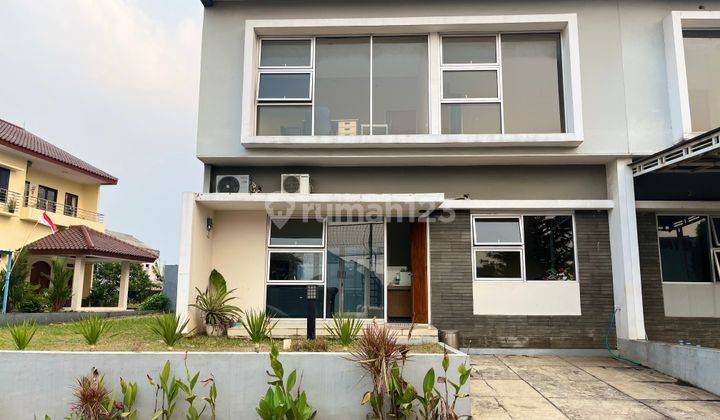 Disewakan Rumah 2 Lantai Super Luas & Lengkap di Cibinong, Bogor 1