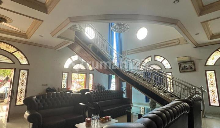 Luxurious 2-Story House in North Jakarta Complete Facilities Near Toll Road 2
