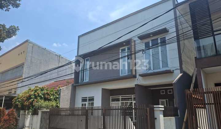 House for Sale via Auction in Taman Kopo Indah Area, Bandung Regency 2