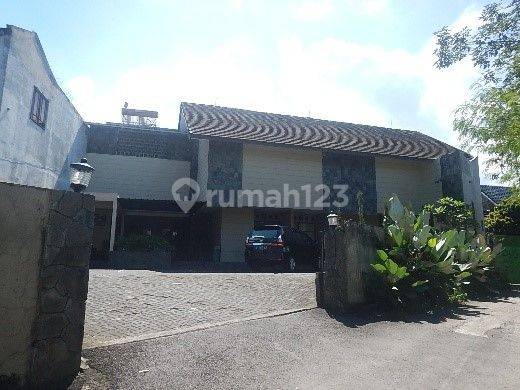 Tanah dan Bangunan eks Guest House di Jl. Cigadung Raya Bandung 2