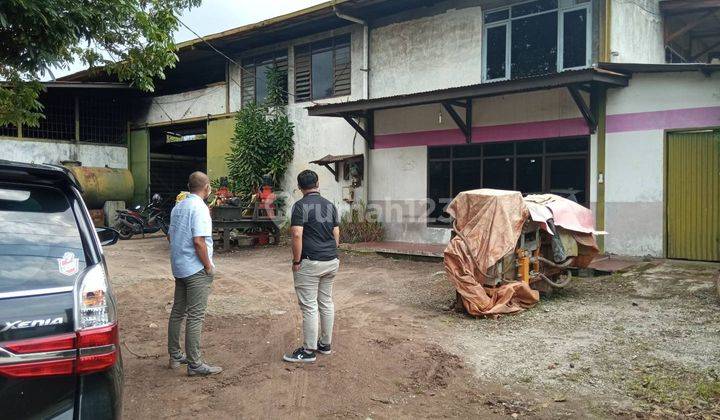 Dijual Gudang Lelang Lokasi Strategis di Jalan Cihanjuang Kbb 1