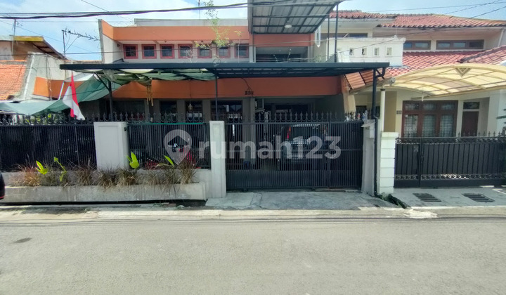 House for Sale via Auction in Gumuruh Area, Batununggal, Bandung City