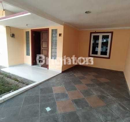 Semolowaru House, Excellent and Ready to Live In, Close to Manyar, Nginden, Klampis, Merr Galaxy Mall, Near Hang Tuah, Untag, Unair, Ngagel, City Center