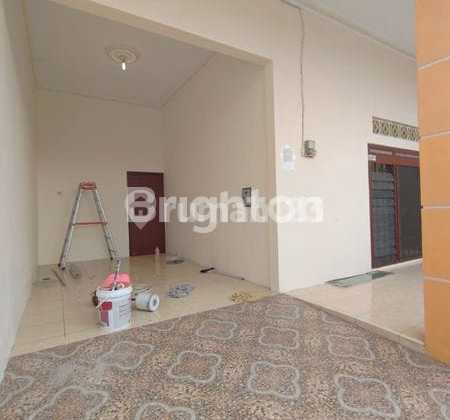 Newly Renovated 2-Story Ready-to-Occupy House in Ngagel, Near City Center Gubeng, Kertajaya, Bratang, Baratajaya, Manyar