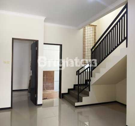 Rumah Baru 2 Lantai Hadap Selatan Rungkut Siap Pakai Dekat Merr Superindo, Purimas, Upn, Akses Tol, Baruk, Ubaya Tenggilis 2